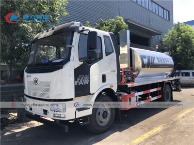 中国 FAW J6P上限10m3 12トンのアスファルト ディストリビューターのトラック 販売のため