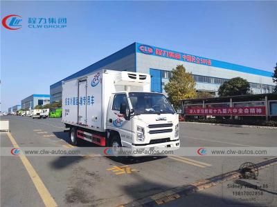 China A entrega congelada 5T do alimento de JMC 4x2 3T refrigerou o refrigerador de Van Truck With Thermo King à venda