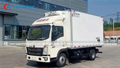 China 3tons 5tons Sinotruk HOWO pequeño Van Truck refrigerado en venta
