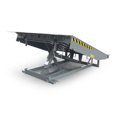 China 10000Kg Adjustable Hydraulic Mobile Yard Ramp For Forklift Truck for sale