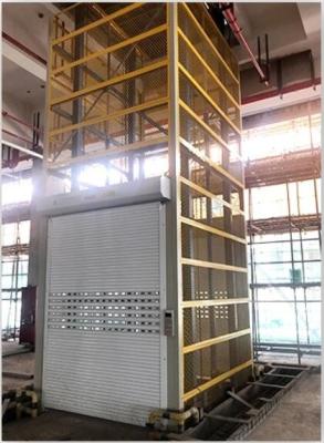 China O CE certificou o poder 3000kg do motor 4kw carrega a plataforma de levantamento hidráulica do trilho de guia da carga da altura do elevador da capacidade 6m à venda