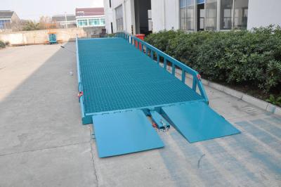 China Manual /Electrical Mobile Dock Ramp 1.8 Meters Working Height 8000Kg Loading Capacity for Work Shop for sale