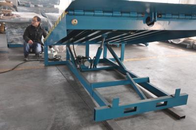 Κίνα 6000Kg στάσιμη κεκλιμένη ράμπα αποβαθρών φόρτωσης εμπορευματοκιβωτίων, διευθετήσιμα υδραυλικά levelers αποβαθρών προς πώληση