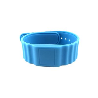 China Open Type Silicone RFID Wristbands Waterproof , NFC 213 Custom RFID Wristbands for sale
