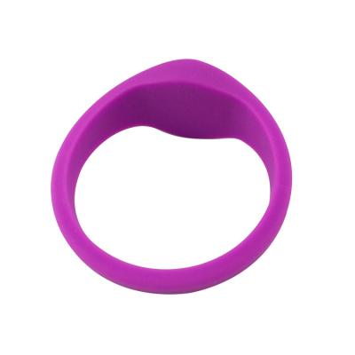 China Colorful Appearance RFID Chip Bracelet 2K 4K 8K Memory 13.56MHz Frequency for sale