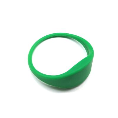 China Silicone RFID Chip Wristband Adjustable Size For Payment Waterproof NFC for sale