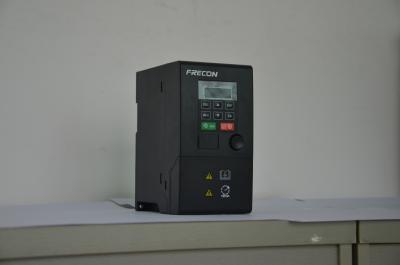 Chine Inverseur solaire de lien de grille du contrôleur 9.5A picovolte de pompe monophasé d'AC220v 600Hz à vendre