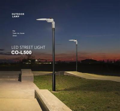 China Alta luz caliente de poste del alumbrado público del sensor público del accesorio 165LM/W IP66 Smart en venta