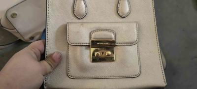 China Exterior Pockets Second Hand Luxury Bags Pre Loved Designer Bags One Kilogram for sale