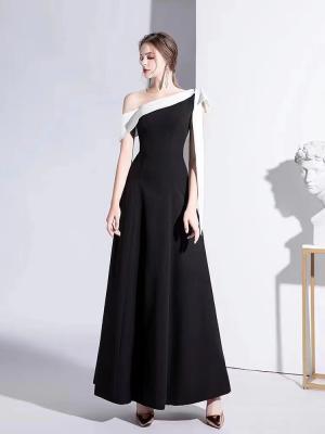 China Timeless Elegance Black Evening Dress en venta