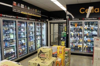 Chine Promenade commerciale de supermarché dans des stations service d'épicerie d'épicerie de congélateur de réfrigérateur à vendre