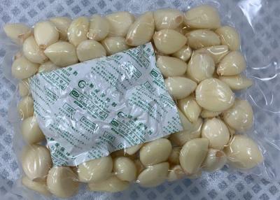 China 270 grains kg Vacuumize Packing Peeled Garlic Cloves for sale