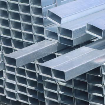 中国 大直径厚壁の正方形パイプ Q235B 溶接式熱巻き改造型正方形鋼管 石油化学 販売のため