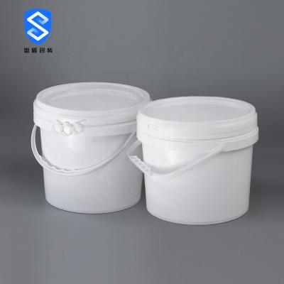 China cubetas brancas do galão de 22.2cm cinco com a tampa resistente à corrosão à venda
