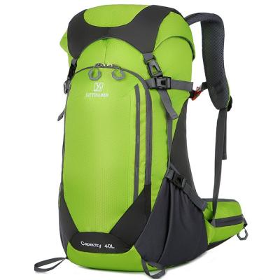 China 64cm Green Waterproof Hiking Backpack Women'S Lightweight Travel Backpack  40L for sale