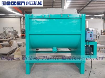 China 2 Tons Capacity Powder Mixing Machine For Medicine Industry Horizontal Tank Type for sale