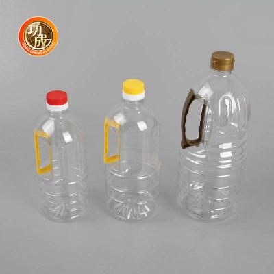 China 1680ml PET Plastic Seasoning Bottle Empty Soy Sauce Vinegar Plastic Container for sale