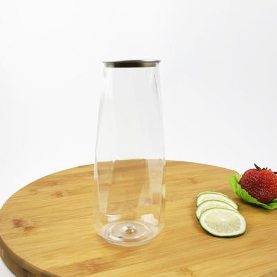 China Botella de agua de plástico en forma de diamante de 500 ml con tapa en venta