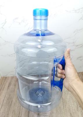 China Botellas de agua libres del PLA 7.5L del BRA con la manija antirresbaladiza para la yoga del gimnasio de la aptitud en venta