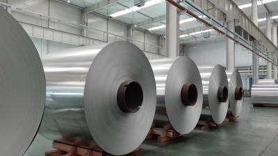 Chine le moulin industriel de 1100 1050 1060 3003 5052 0.3-3.8mm a fini la bobine en aluminium pour la toiture et toute autre industrie à vendre