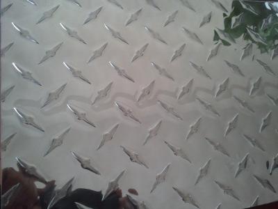 China Construction Silver Aluminium Tread Plate with Diamond Pattern Alloy 1050 3003 5052 for sale