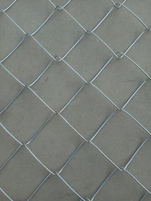 China 3/4 Apertures Galvanized Diamond Chain Link Fence Twill Weave for sale