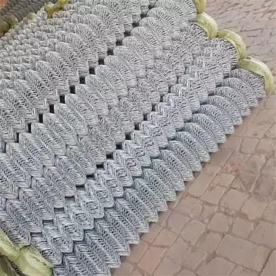 China Galvanized Wire Mesh Vinyl Wrapped Chain Link Fence Diamond Hole Cyclone for sale