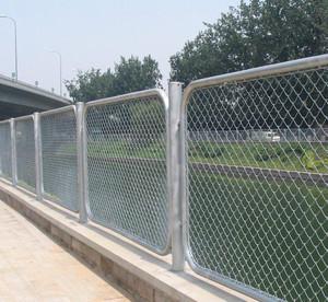 China 40x40 6.0mm Diamond Chain Link Fence Galvanized Wire Mesh Security for sale