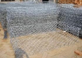 China 2.0mm 6*8cm Structural Mesh Hexagonal Wire Netting Basket Retaining Wall Heavy for sale