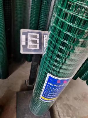 China 4''x4'' PVC Welded Wire Mesh Low Carbon UV Resistance 1.8m for sale