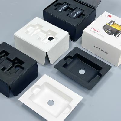 中国 4C装飾的な磁気ギフト用の箱、紫外線終わりのタケ パルプの包装 販売のため