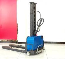 China Easy Handling Semi Electric Pallet Stacker 650KG Capacity Turning Radius 1450mm for sale