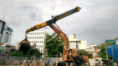 China 23 Ton Excavator Mounted Clamshell Telescopic Arm Long Reach Boom And Arm for sale