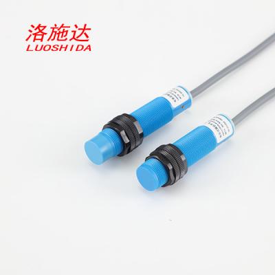 China M18 Capacitive Proximity Sensor Switch DC Plastic Cylindrical Distance Adjustable for sale