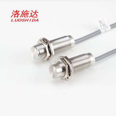 China Sensor inductivo cilíndrico de acero inoxidable del metal de M18 DC en venta