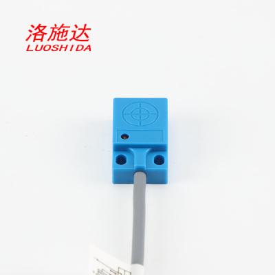 China 10-30V Inductive Proximity Switch Sensor for sale