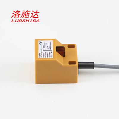 China DC 3 Wire Rectangular Inductive Proximity Sensor for sale