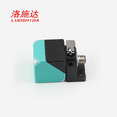 中国 Q40長方形の誘導の近接センサーDC位置の探知器のための360度のプラスチック短いボディ 販売のため