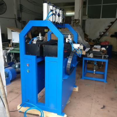 Chine L'eau en plastique automatique de Max Height 950mm réservoir la machine de accrochage de rabattement de réservoir de radiateur de machine à vendre