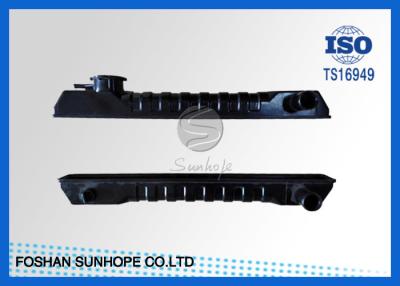 China Tanque plástico do tanque do preto da cor do tamanho diferente superior e inferior do radiador à venda