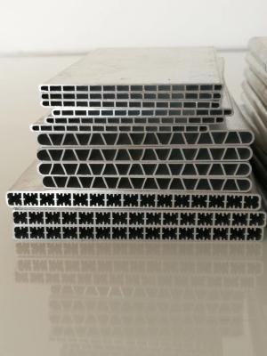 China Peças sobressalentes de radiador para condensador espessura da parede 0,3 mm grau 3003 à venda
