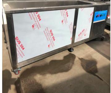 China Bad-Edelstahl-sauberere mit Ultraschallmaschine 220V 50Hz des Behälter-200L zu verkaufen