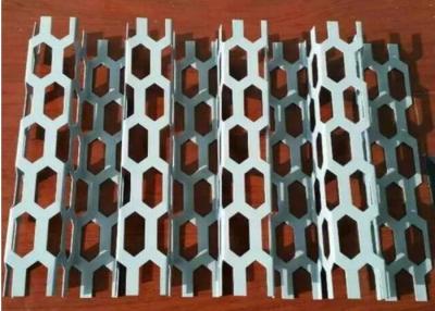 Chine Le métal perforé architectural antiusure lambrisse la feuille en aluminium perforée épaisse de 3mm à vendre