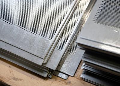 China Customization Punched Steel Plate Puching Metal Sheet with Different Holes and Panel Sizes en venta