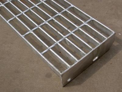 China T4 T5 Galvanized Steel Stair Treads With Checkered Plate For Industry Floor for sale