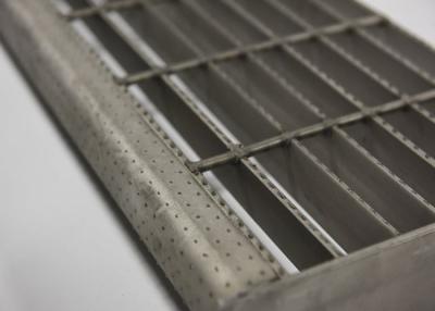 China Etapas de aço galvanizadas composto, passos da etapa do metal com placa quadriculado à venda