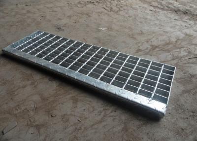China Hot Dip Galvanised Stair Treads , T1 / T2 / T3 / T4 Bar Grating Stair Treads for sale