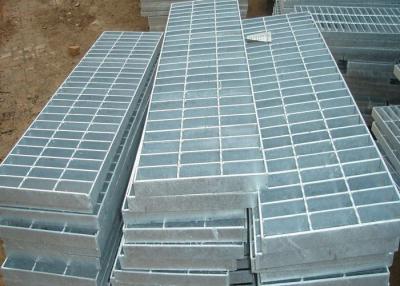 China Corrosion Resistant Galvanized Steel Grating Silver 32 X 5 Metal Walkway for sale