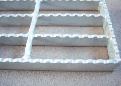 Chine 40 x grille de barre dentelée par 5, métal construisant la grille en acier galvanisée plongée chaude à vendre
