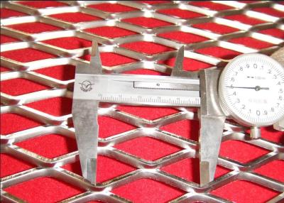 China CE 1.2mm Strand Flat Expanded Stainless Steel Mesh Anti - Skid Surface for sale